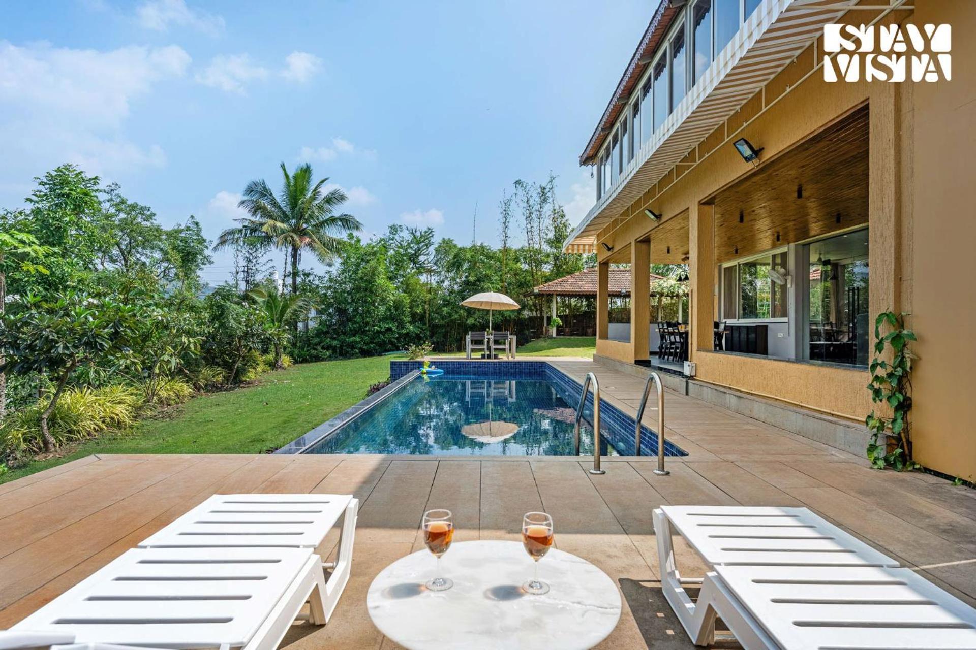 Stayvista At Countryside Meadows With Pool, Ac Пуна Экстерьер фото
