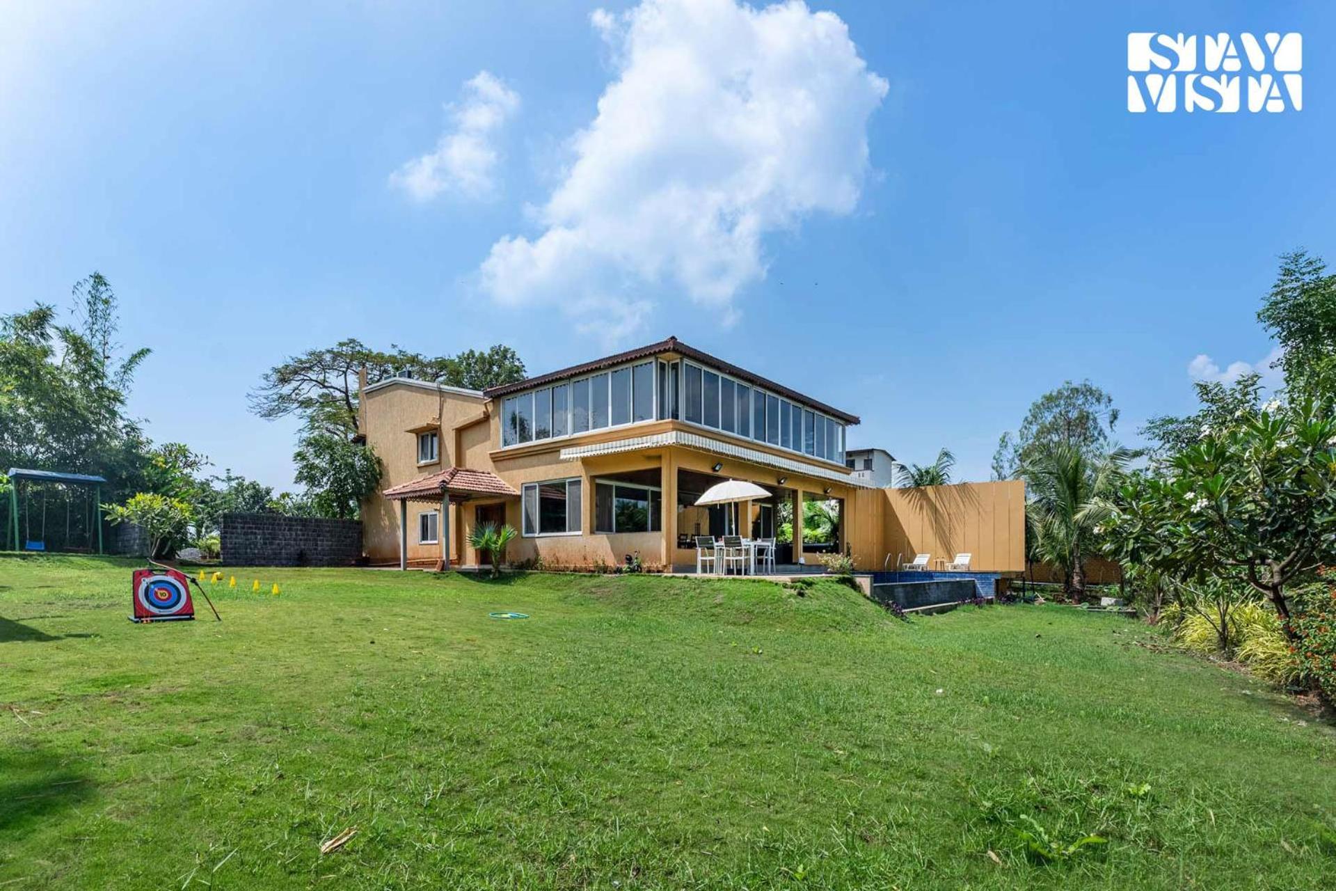 Stayvista At Countryside Meadows With Pool, Ac Пуна Экстерьер фото